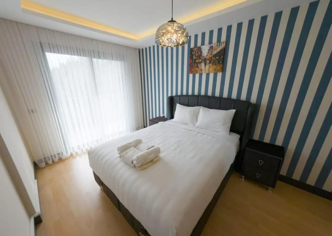 Utopiasuit6 Bornova