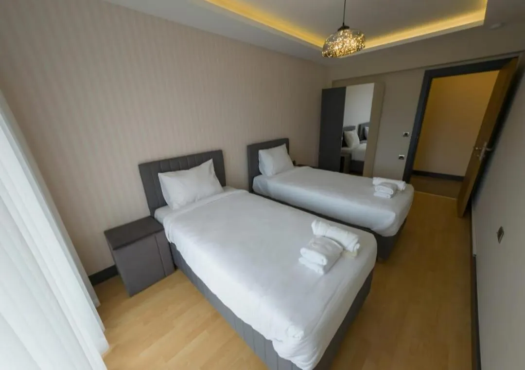 Utopiasuit6 Bornova